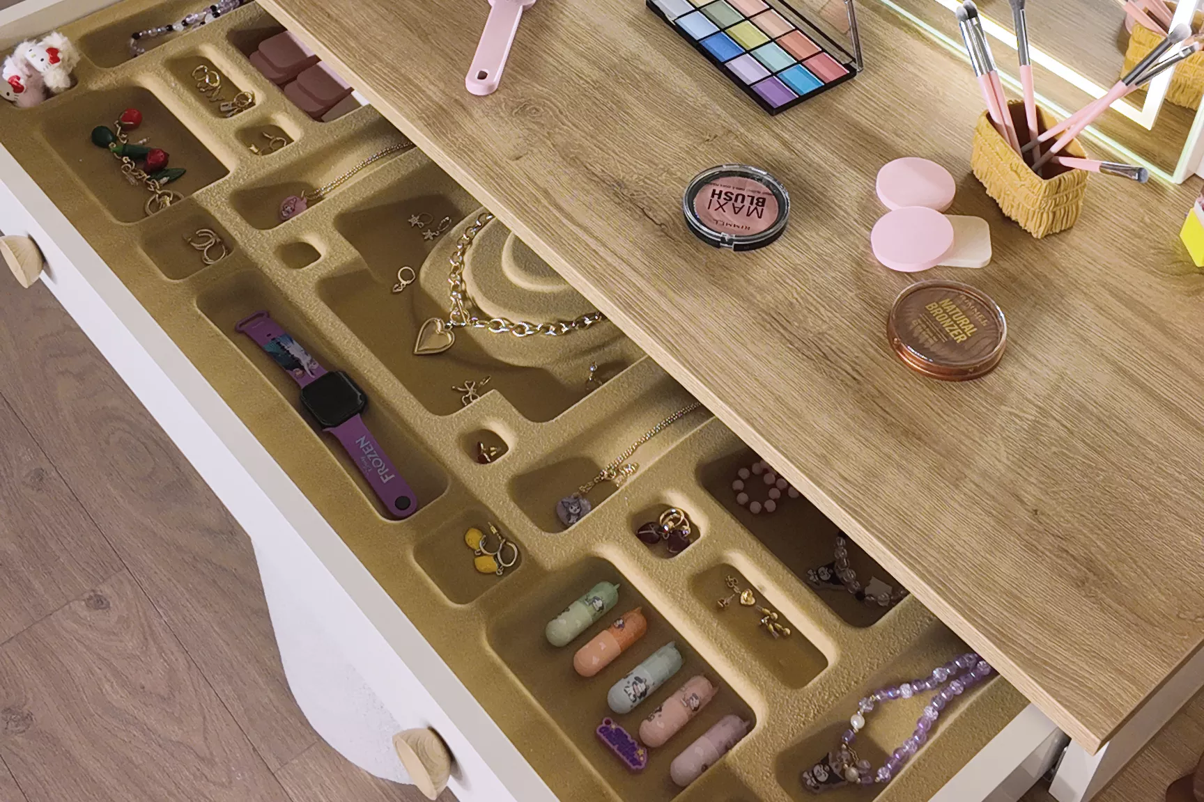 Louis Makyaj Masası - Görsel 5